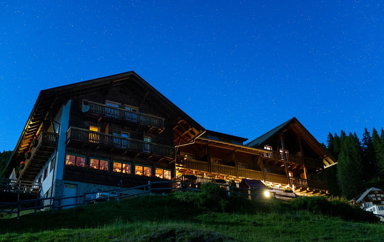 Sattleggers Alpenhof & Feriensternwarte Greifenburg Exterior foto